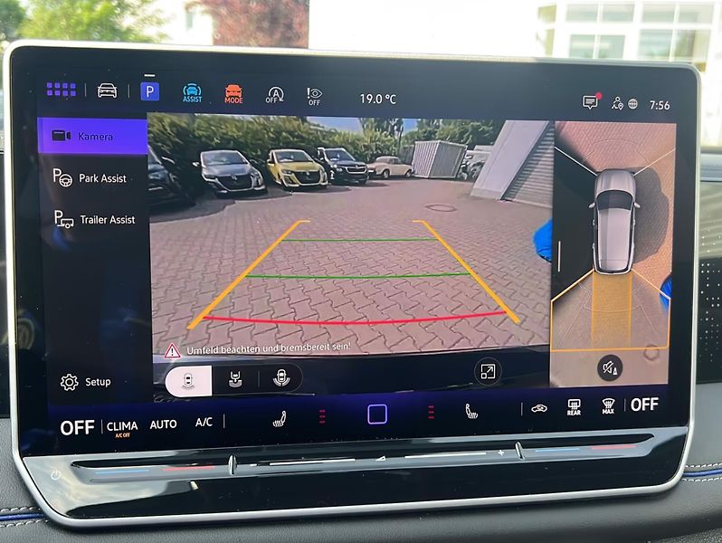 Volkswagen Tiguan TSI 4M R-Line Pano HuD IQ 360 - fotka 13 z 15