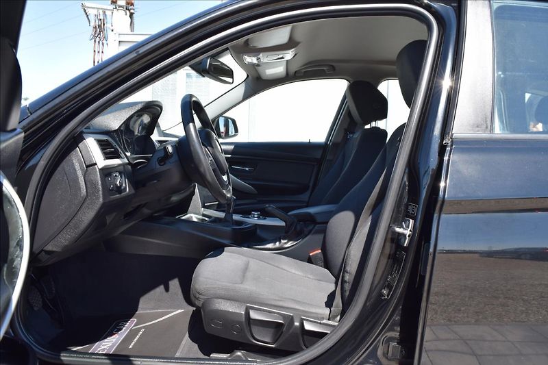 BMW Řada 3 2,0 318d F31 105KW NAVI TAŽNÉ - fotka 15 z 48