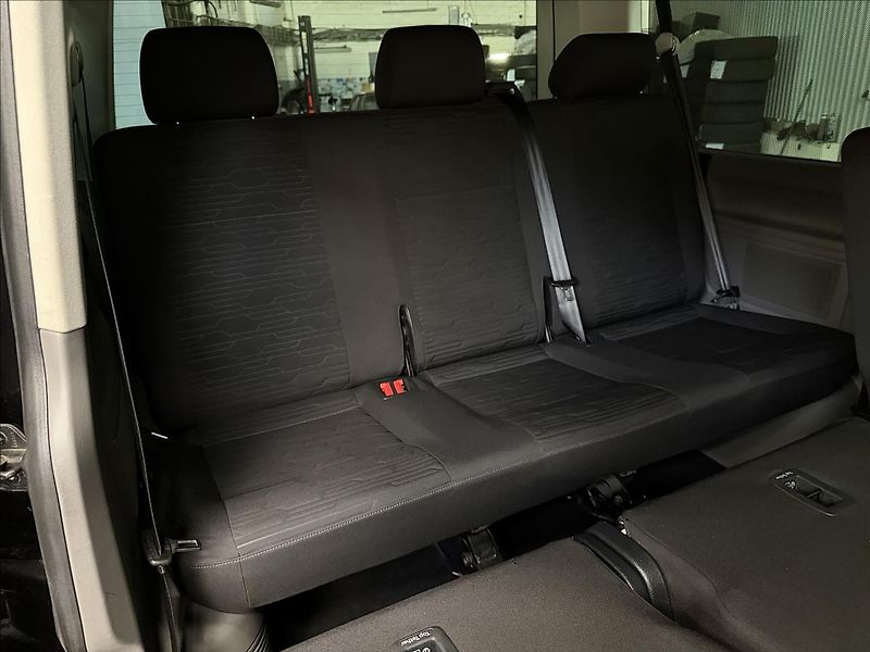Volkswagen Caravelle 2.0TDI 4MOTION DSG ACC VC LED - fotka 30 z 37
