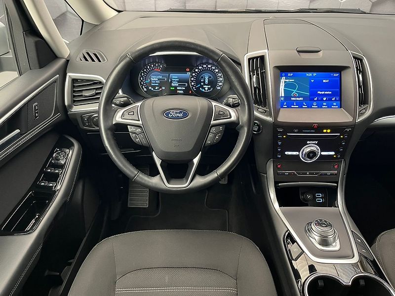 Ford Galaxy 2,5 HEV Titanium 7míst - fotka 8 z 70