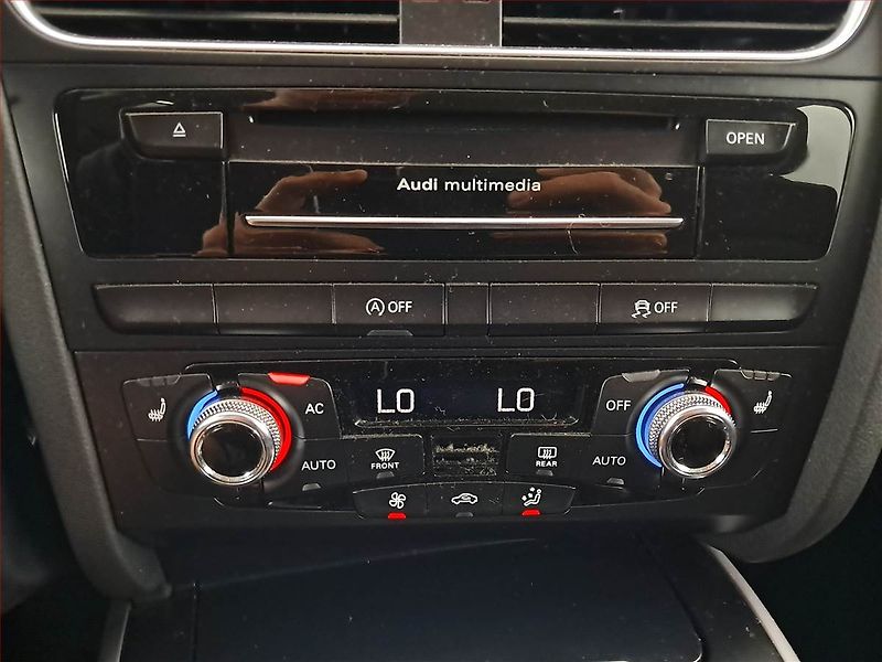 Audi A4 (2014) Attraction 2.0 TDI, Navi - fotka 13 z 18