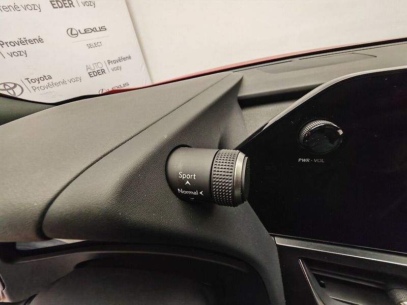 Lexus UX 250h 250h 2WD F Sport Design Plus - fotka 27 z 43