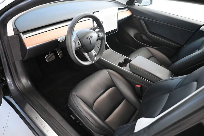 Tesla Model 3 (2020) LED 360 RWD Kamera Range Plus - fotka 11 z 33