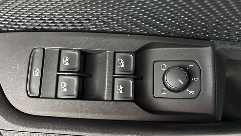 Škoda Octavia 1.5 TSI Style Combi - fotka 21 z 25