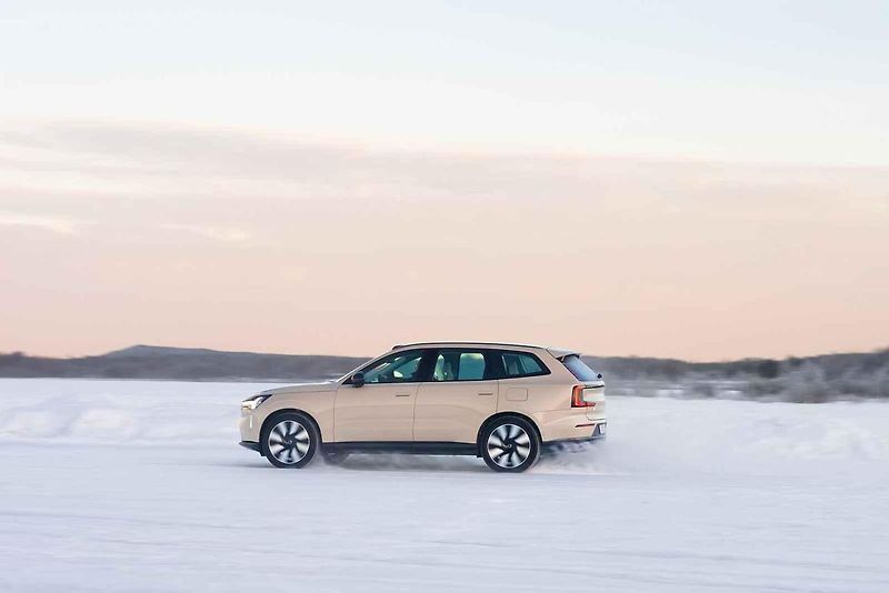 Volvo EX90 je novou vlajkovou lodí elektrické modelové řady.