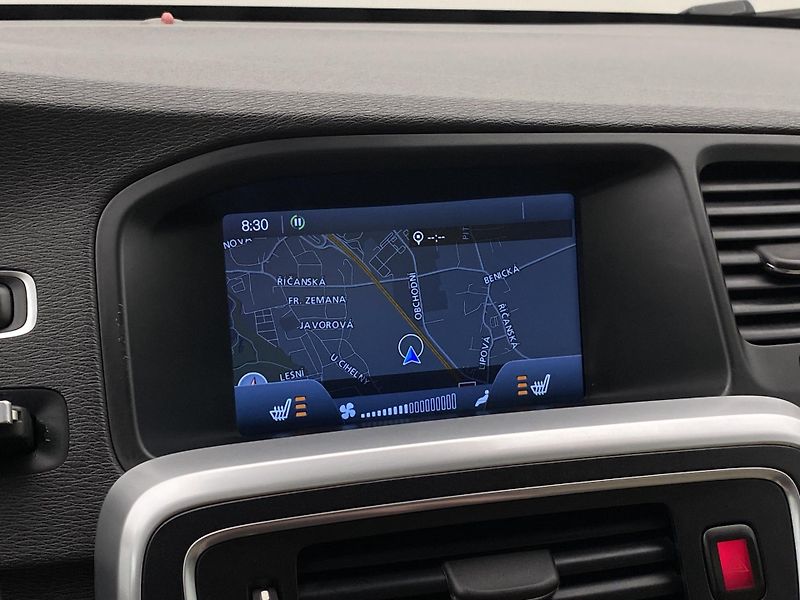 Volvo S60 D3 SUMMUM REZERVACE - fotka 34 z 46