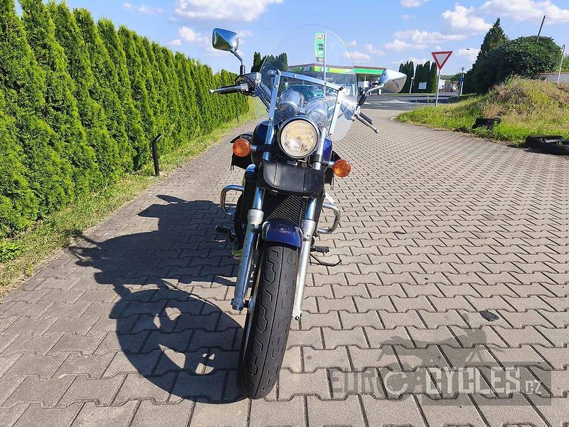 Honda VF 750 C Magna (1996) - fotka 4 z 11