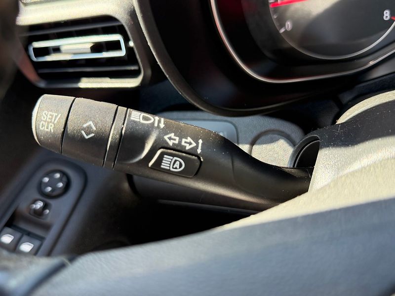 Opel Combo 1.2TURBO 81KW*TOP VÝBAVA- ZADA - fotka 29 z 33