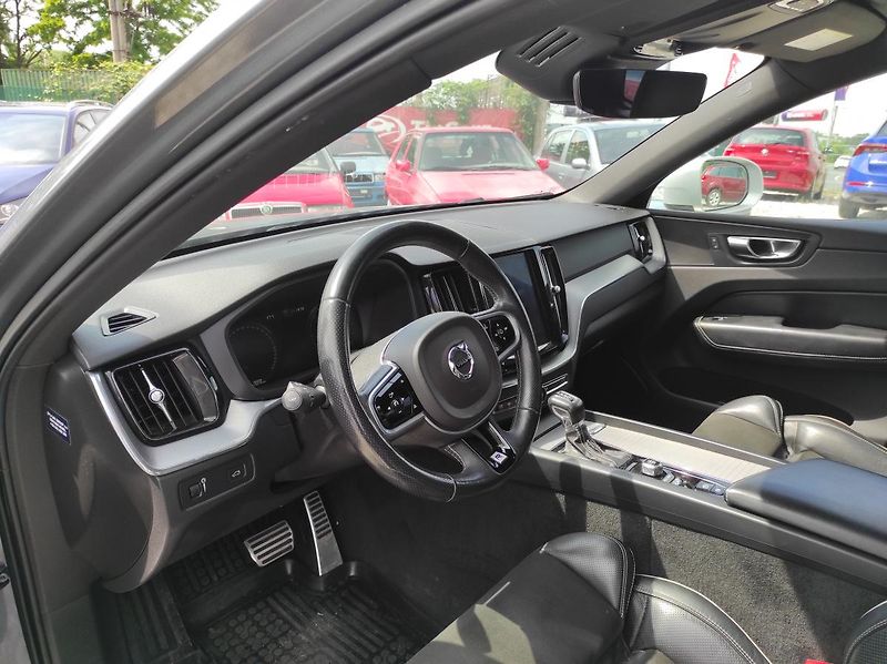 Volvo XC60 - fotka 18 z 18
