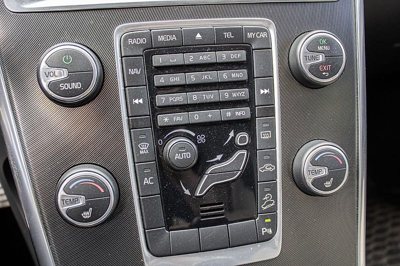 Volvo XC60 - fotka 20 z 28