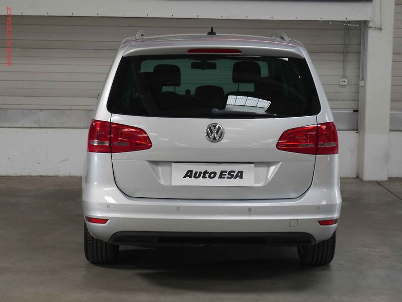 Volkswagen Sharan (2015) 2.0 TDi, Highline, bixen - fotka 5 z 21