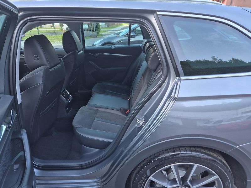 Škoda Octavia (2023) Combi Scout TDi 147kw DSG 4x4 - fotka 12 z 50