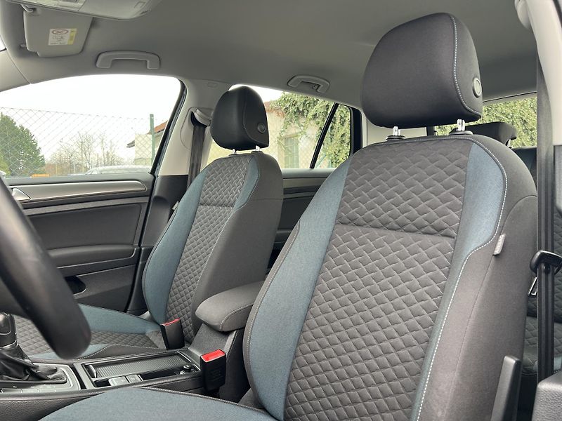 Volkswagen Golf IQ.DRIVE 1.6TDi DSG KLIMA ALU - fotka 10 z 55