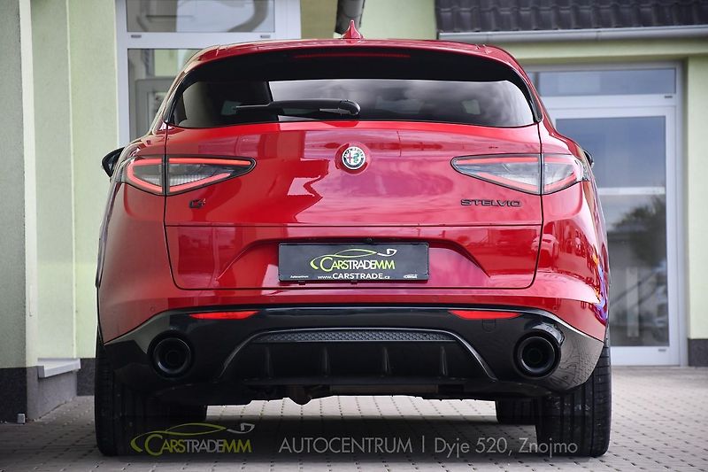 Alfa Romeo Stelvio 2.2 D154kW Veloce AT8-Q4 - fotka 4 z 56