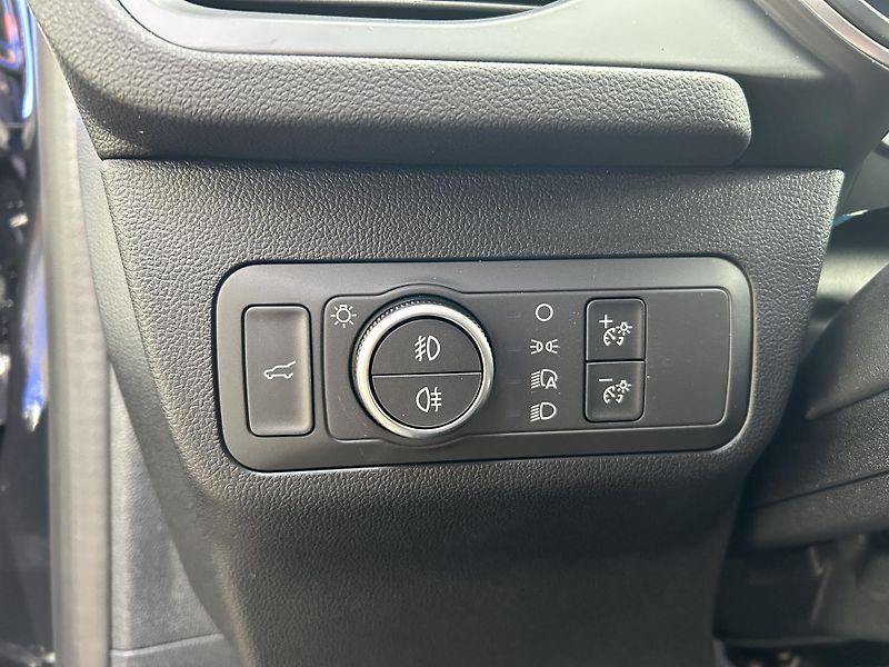 Ford Kuga Active X 2,5 HEV 134kW AWD - fotka 21 z 37