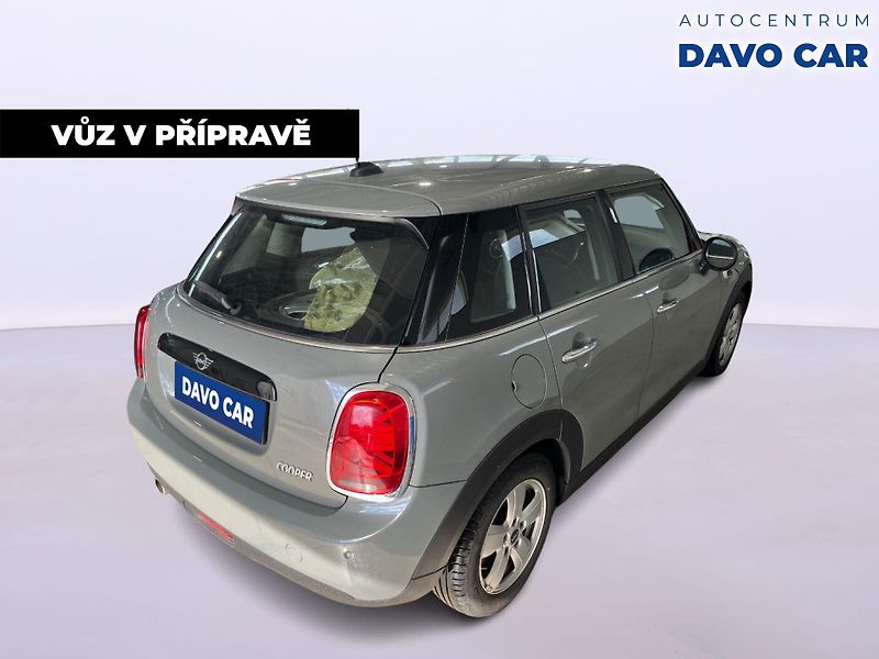Mini Cooper 1,5 100 kW 1.Maj. Aut.klima - fotka 3 z 12