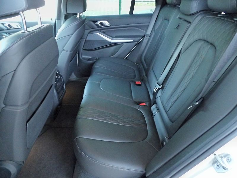 BMW X5 3.0d xDrive Mpaket 360° TZ ČR - fotka 24 z 35