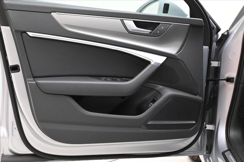 Audi A6 Avant 3,0 TDI V6 210kW MHEV Zá - fotka 24 z 31
