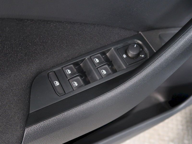 Škoda Kamiq (2025) SELECTION 1.0TSI 85KW - fotka 35 z 38
