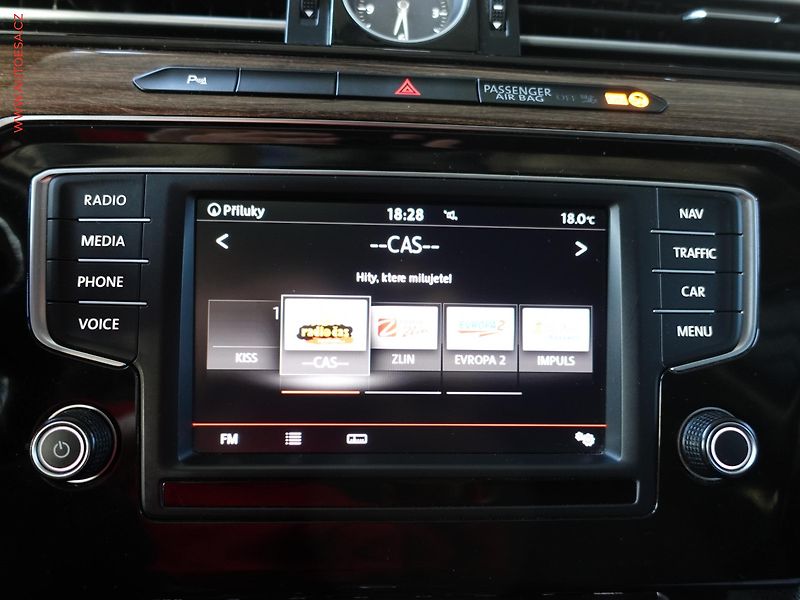 Volkswagen Passat (2015) 2.0 TDi, DSG, park.asist - fotka 17 z 21