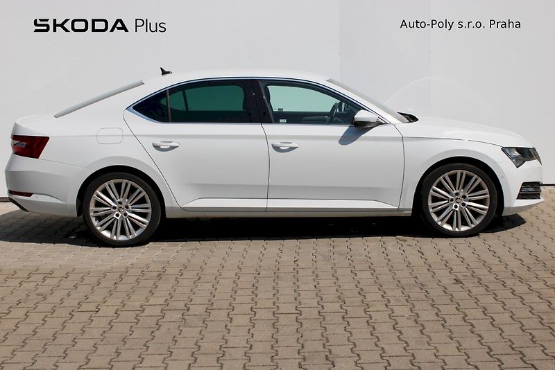 Škoda Superb (2023) 2.0 TDI 147 kW Style - fotka 6 z 25