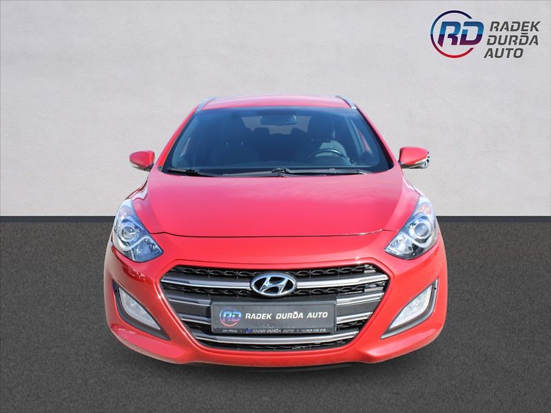 Hyundai i30 1,6 i  ČR,1.MAJ,WEEKEND DESIGN - fotka 2 z 31