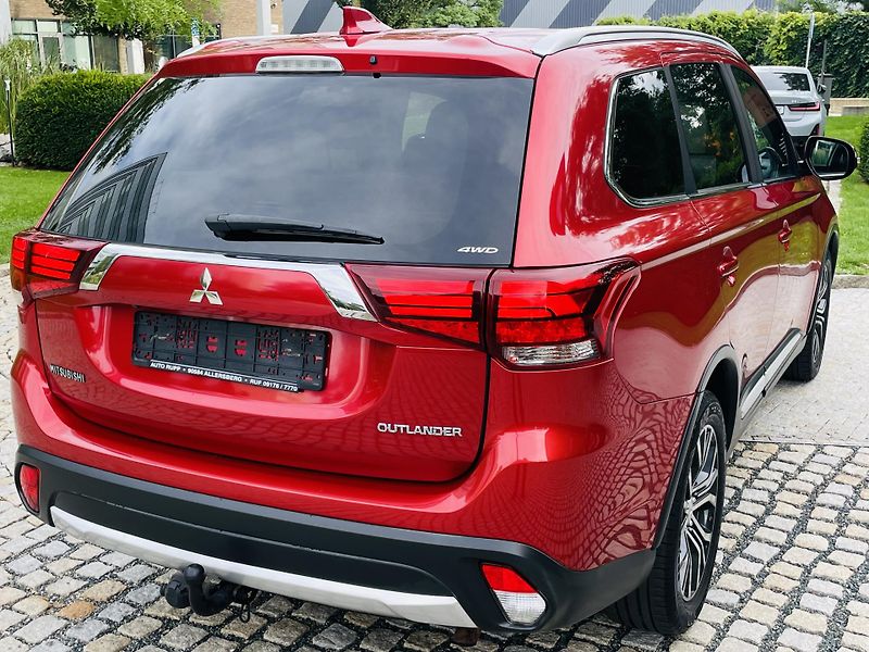 Mitsubishi Outlander 2.2D 4x4 1MAJ TAŽNÉ SERVISKA  - fotka 11 z 42