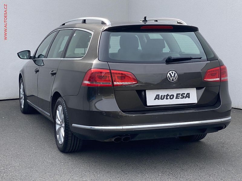Volkswagen Passat (2014) 2.0 TDi 4x4, Comfortline - fotka 6 z 19