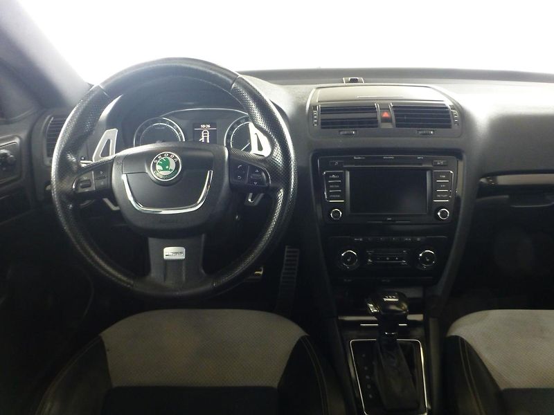 Škoda Octavia (2012) 2,0TDI-125KW*ALU*VYHŘ.SED***RS - fotka 17 z 25