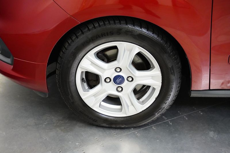 Ford Tourneo Courier - fotka 10 z 25