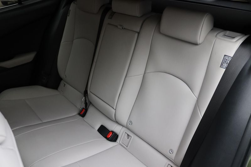 Lexus UX 250h F-SPORT DESIGN 2.0 135kW - fotka 41 z 50