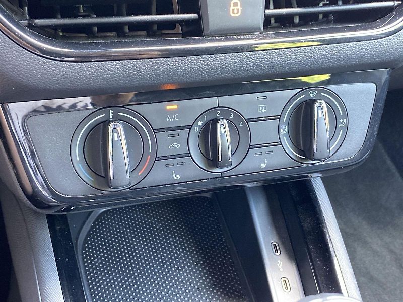 Škoda Kamiq (2025) 1.0 TSI Selection - fotka 14 z 33
