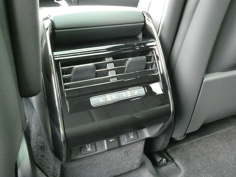 Land Rover Range Rover Sport (2026) 3,0 Dynamic SE D250 - fotka 16 z 39