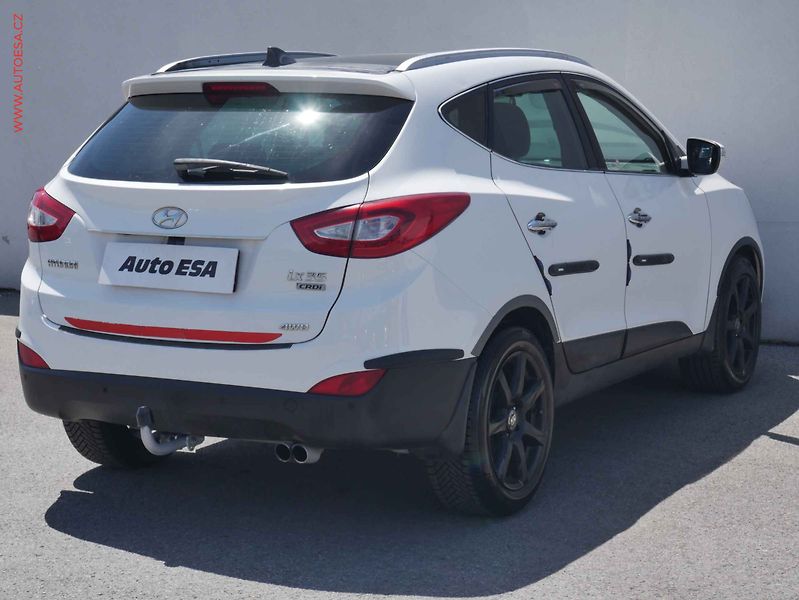 Hyundai ix35 (2014) 2.0CRDi 4x4, ČR, AT, park - fotka 4 z 16