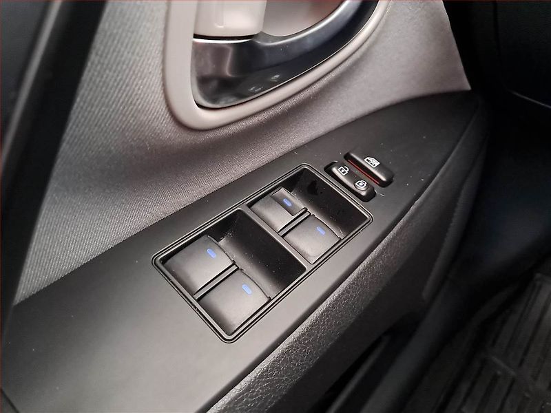 Toyota Avensis (2017) 2.0 D-4D, Navi, Tempomat - fotka 16 z 17