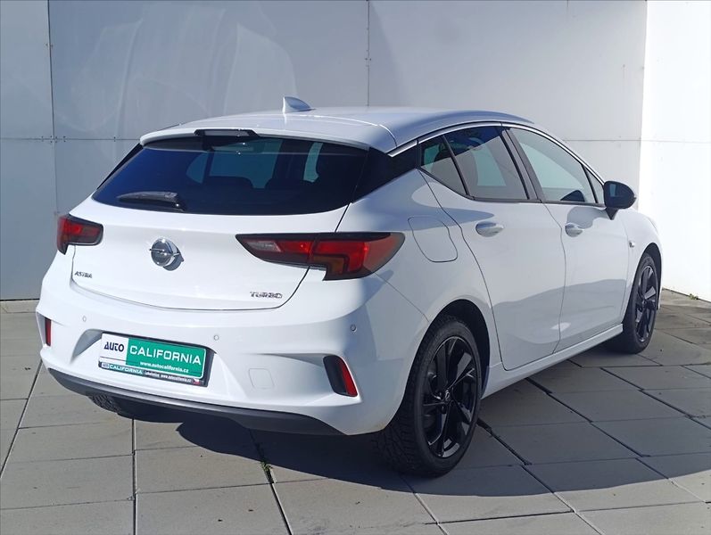 Opel Astra 1,4 Turbo Navi Kamera Tempomat - fotka 7 z 37