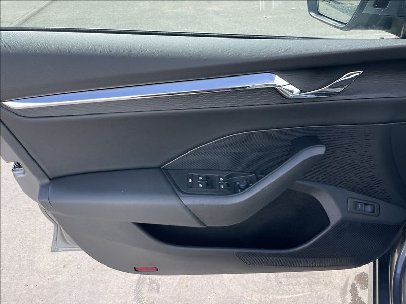 Škoda Octavia 2,0 TDI DSG Style Plus NAVI - fotka 14 z 24