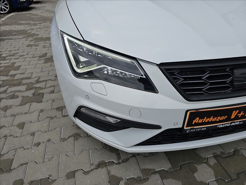 Seat Leon 1,4TSi 110KW FR led NAVI - fotka 41 z 44
