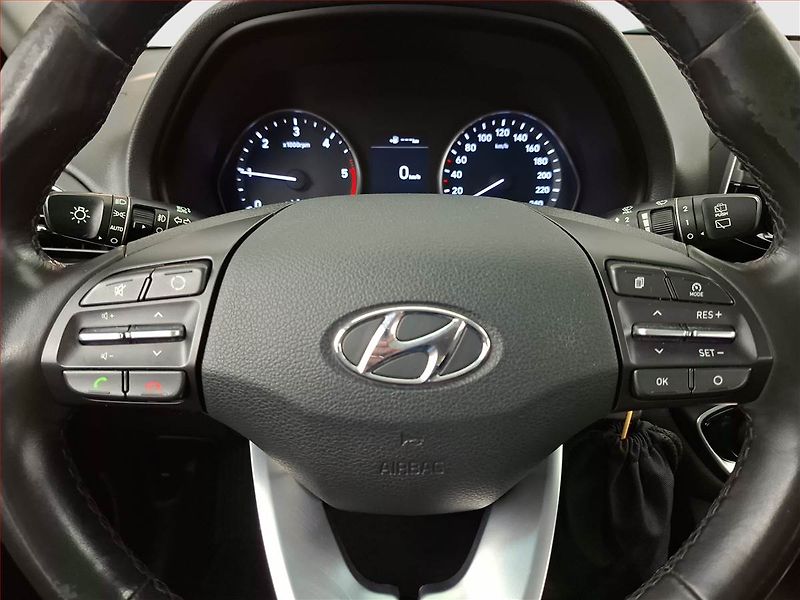 Hyundai i30 (2018) 1.6 CRDi, Tempomat - fotka 15 z 17