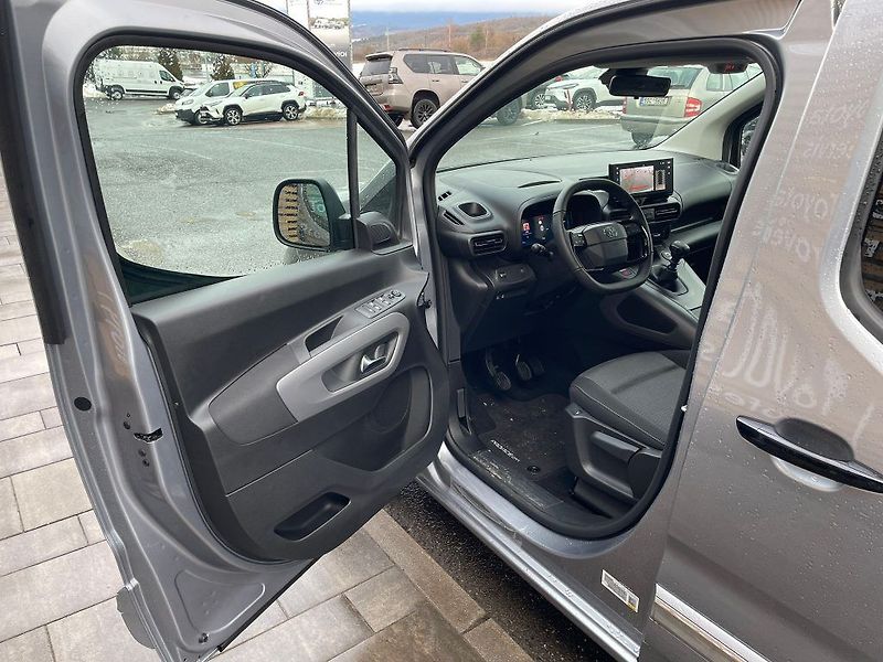 Toyota ProAce City Verso 1.5L MT - fotka 14 z 16