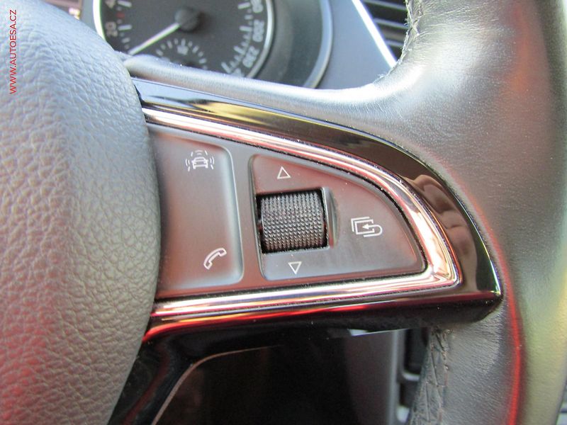 Škoda Octavia (2016) 1.6 TDi, ČR, Xenon, AC - fotka 19 z 19