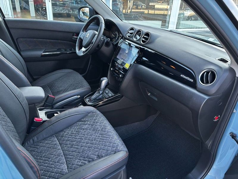 Suzuki Vitara 4x4 automat Black Edition - fotka 9 z 10