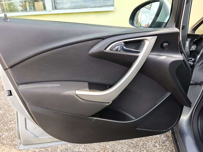 Opel Astra (2012) 1.4i 16V LPG Klima/1MAJ/ESP - fotka 10 z 23
