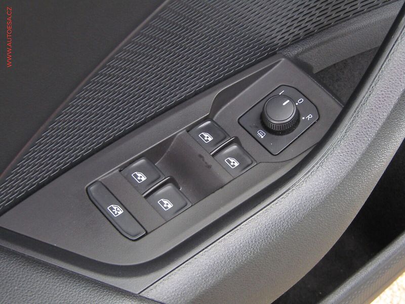 Škoda Octavia (2021) 2.0TDi, Ambition, LED - fotka 11 z 22