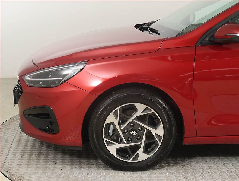 Hyundai i30 (2024) 1.0 T-GDI, Serv.kniha, Navi - fotka 15 z 19