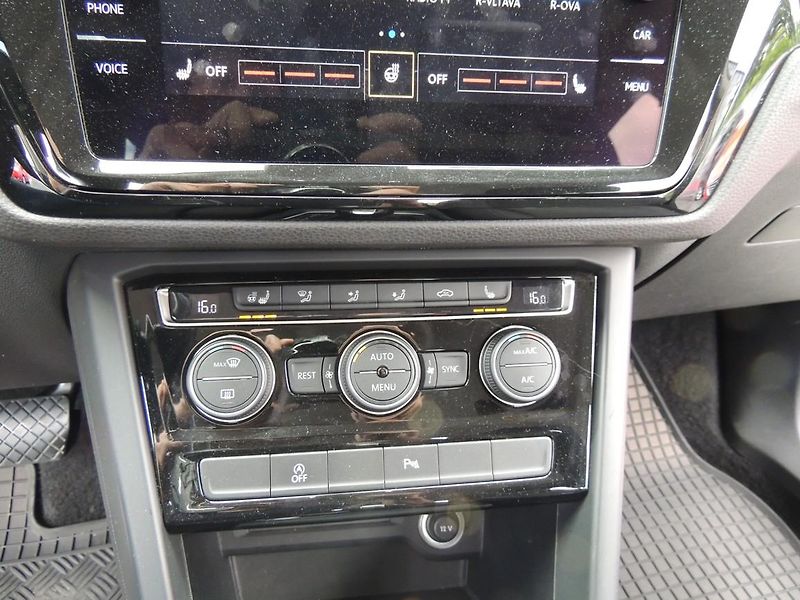 Volkswagen Touran (2018) 1.4TSi,110kw,7míst,Top výbava, - fotka 31 z 55