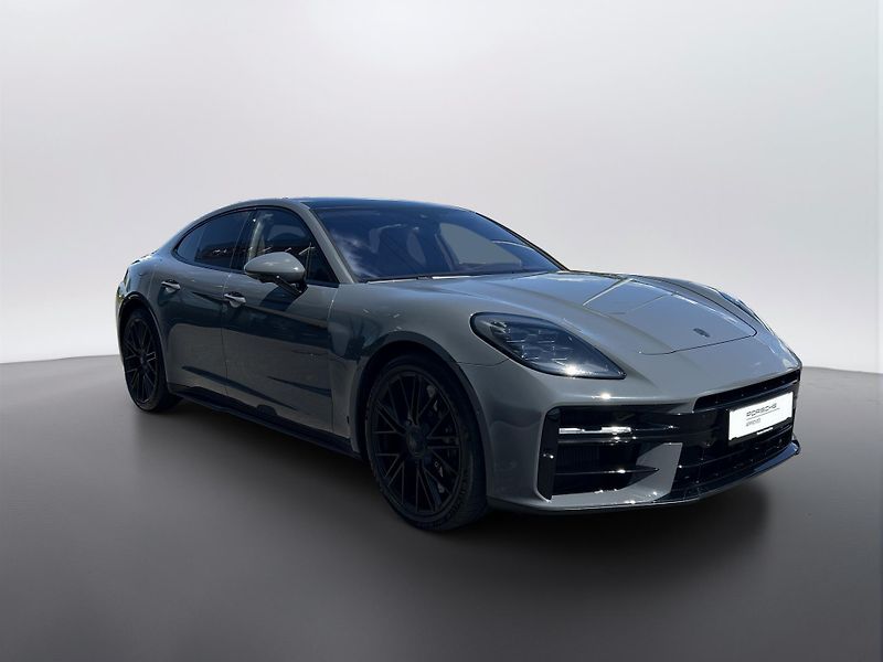 Porsche Panamera (2025) Turbo S E-Hybrid - fotka 7 z 29