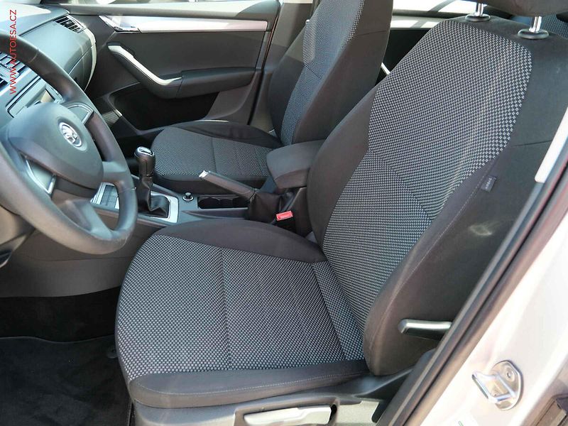 Škoda Octavia (2013) 1.4 TSi, Ambition, panor. - fotka 9 z 16