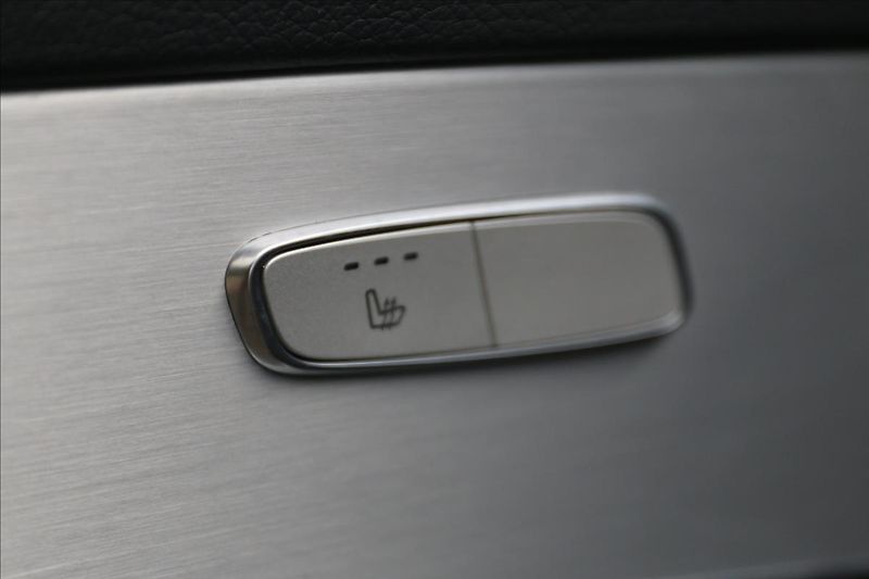 Mercedes-Benz GLC 3,0 43 AMG, Automat, Tažné - fotka 27 z 61