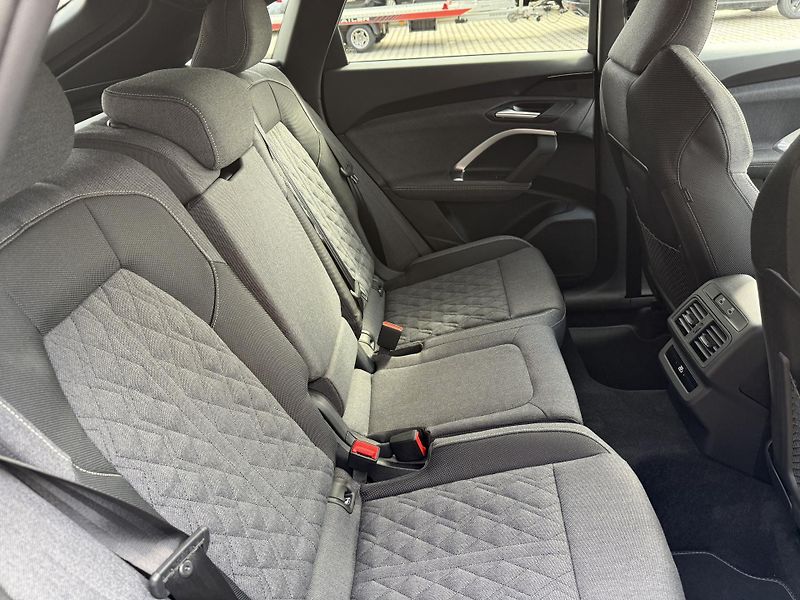 Audi Q5 (2026) SB TDI 150kW 4X4 S-LINE R20 3D - fotka 33 z 62